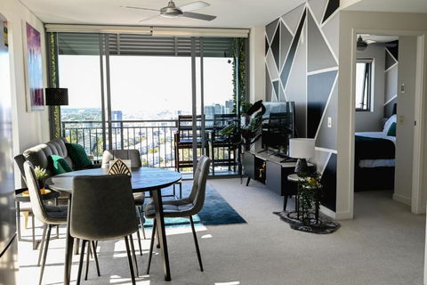 River View Apartment In Brisbane With Parking - Accommodation Perth 1