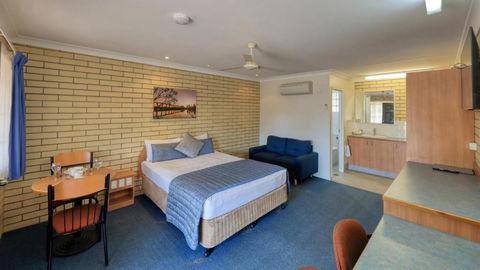 Riverland Motor Inn - Accommodation Perth 2