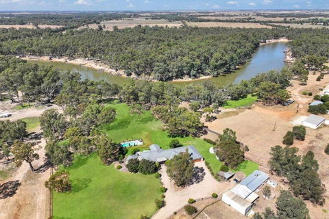 Riverlyne - Riverfront Holiday Home - Perth Resorts 0