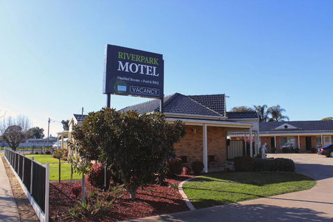 RiverPark Motel - Perth Resorts 0