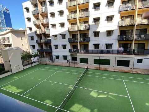 RIVERSIDE CITY VIEW PARKING NETFLIX WIFI WINE FREE - Accommodation Perth 3