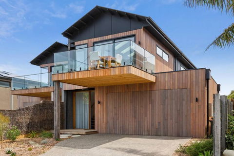 Riverside Luxe- Brand New, 50m To River, 3 Bedroom, Pizza Oven! - Perth Resorts 0