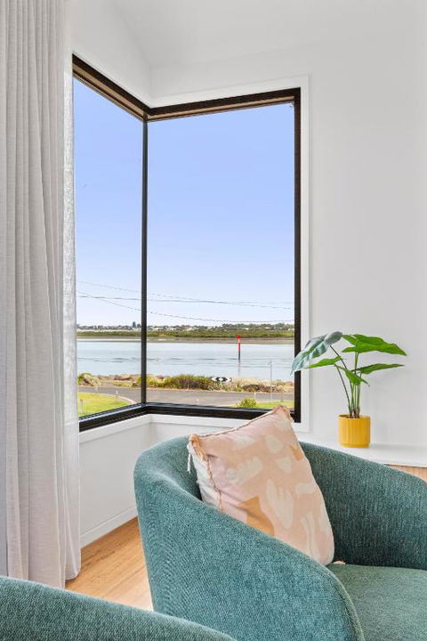 Riverside Luxe- Brand New, 50m To River, 3 Bedroom, Pizza Oven! - Perth Resorts 3