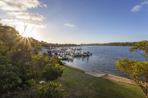 Riverside Luxury Residence - EXECUTIVE ESCAPES - Accommodation Perth 2