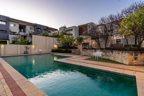 Riverside Panorama Suite Spectacular City Living - Accommodation Perth 2