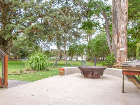 Riverside Retreat - Perth Resorts 2