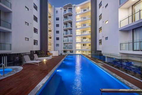 RIVERVIEWS@THECOSMOPOLITAN UNIT20805 - Accommodation Perth 1