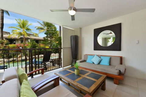 Resort-style Swim Out - A True Tropical Oasis - Perth Resorts 1