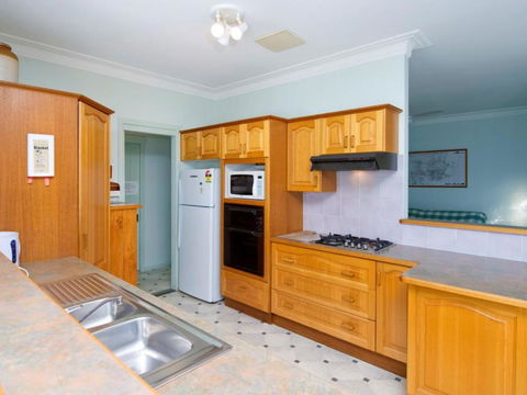 Salamander Beach Front - Accommodation Perth 3