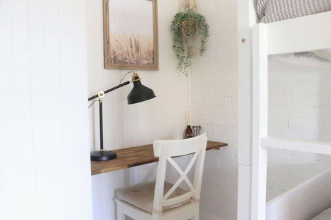 Rustic Chic 200 Metres From CBD - Accommodation Perth 2