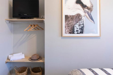 Robertson Public House And Kitchen - Accommodation Perth 1