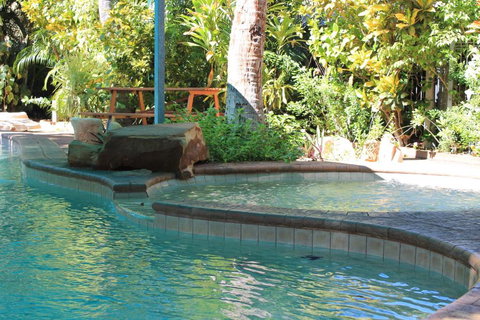 Roey Backpackers And Party Bar - Accommodation Perth 0