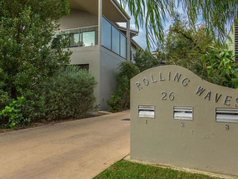 Rolling Waves No 2 - Accommodation Perth 0