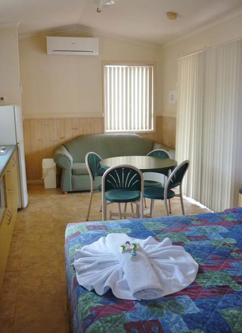 Roma Big Rig Tourist Park - Accommodation Perth 2