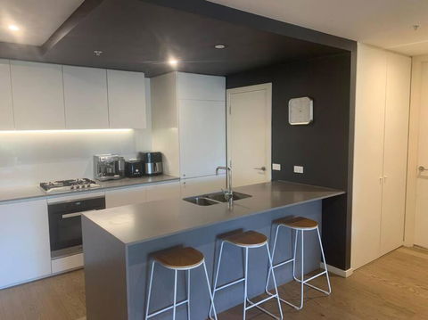 Rooftop Infinity Pool - St Kilda Luxury - Accommodation Perth 1