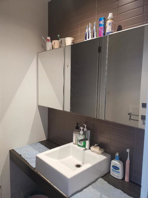 Room With King-size Bed Close To Melbourne CBD & Southern Cross Station - Perth Resorts 2