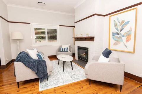 Rose Hill On Hamer, 1940s Charming Cottage Near Cook Park - Accommodation Perth 2
