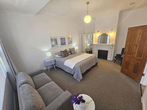 RoseIris Cottage - City Charm In Central West Hobart - Perth Resorts 2
