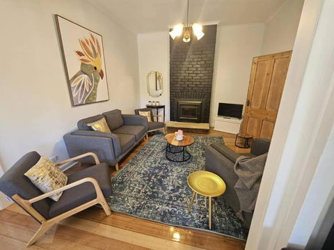 RoseIris Cottage - City Charm In Central West Hobart - Perth Resorts 1