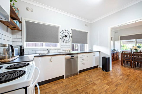 Rosewood Cottage - Stroll To Central, Cosy Escape - Accommodation Perth 1