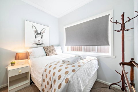 Rosewood Cottage - Stroll To Central, Cosy Escape - Accommodation Perth 2