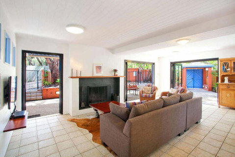 Ross Cres Spacious Private Beach House - Accommodation Perth 1