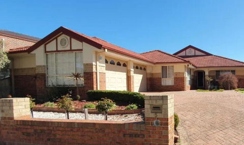 Roxy - A Spacious Cosy Getaway - Near Mel Airport - Perth Resorts 2
