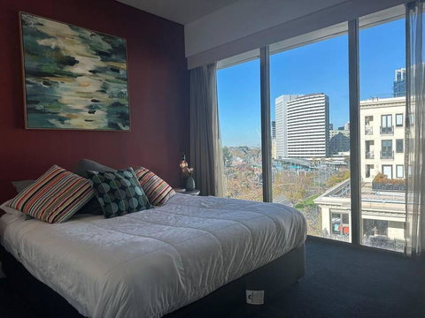 Royal Garden Residence - Accommodation Perth 0