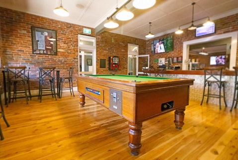 Royal Hotel Guyra - Perth Resorts 3