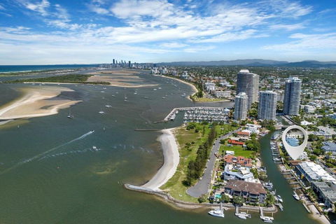 Runaway Bay Waterfront Delight - Perth Resorts 1