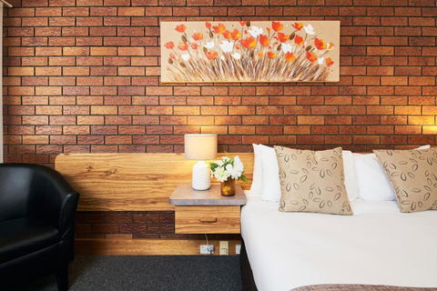 Ruthven Street Motor Inn - Perth Resorts 1