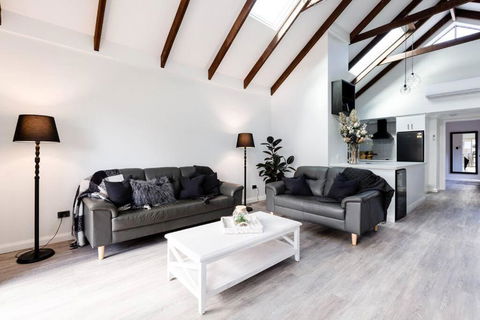 Salt & Pepper; Beautiful Town House In Margs! - Perth Resorts 1