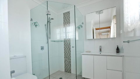 Salt Water Villa Bermagui Four Bedroom Central Location With Wifi - Accommodation Perth 3
