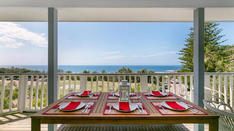 Salty Air Beachside Cottage At Killcare - Accommodation Perth 1