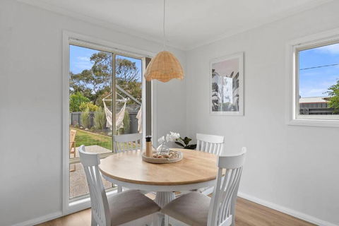 Salty Air Cottage - Perth Resorts 2