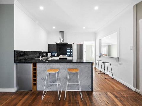 Salty Sea Cottage - Accommodation Perth 0