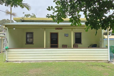 SALTYS AMITY POINT - Accommodation Perth 0