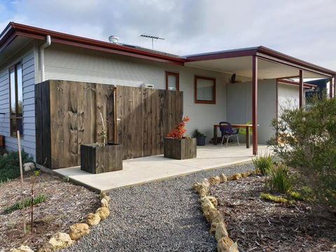 Samphire: Coorong Accommodation - Accommodation Perth 2