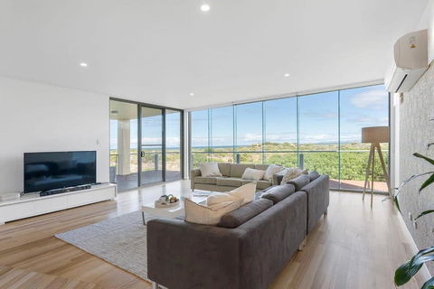 Samphire Middleton-Beach - BYO Linen - Wi-Fi-Luxury-Family - Accommodation Perth 0