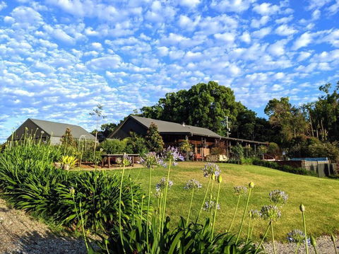 Samsara Farm Cottage - Stunning Hinterland Oasis - Accommodation Perth 0