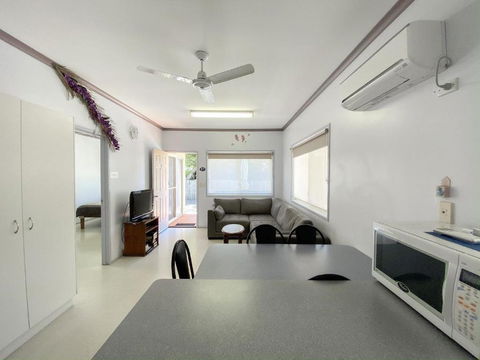 San Marco Villa 4 - Burrum Heads- Beachfront- 2BR - Pool- Aircon - Accommodation Perth 3
