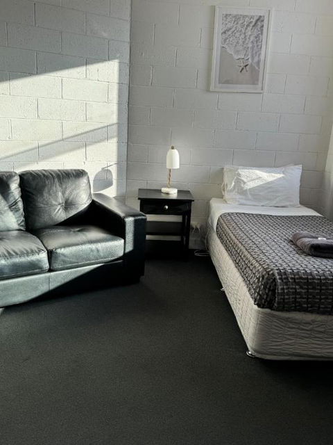 San Remo Hotel Motel - Accommodation Perth 2