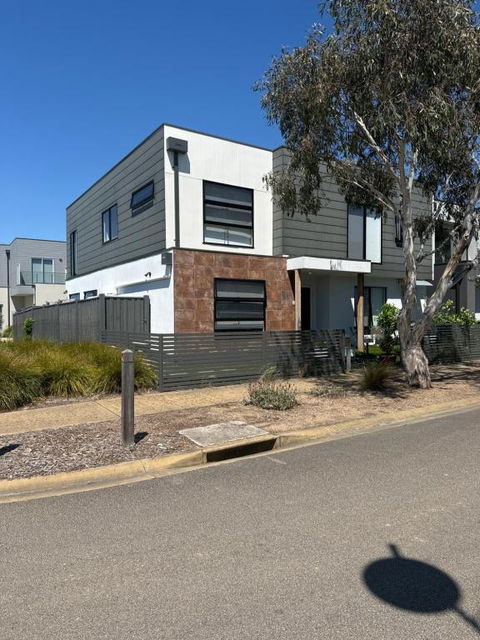 Sanary A Modern Beach Home In Martha Cove - Accommodation Perth 0