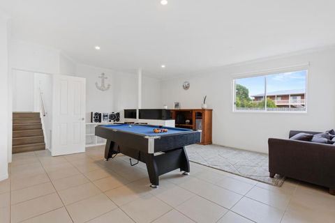 Sanctuary Lodge By Ready Set Stay - BYO LINEN & TOWELS - Accommodation Perth 1