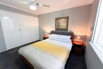 Rockingham Palace with Accommodation Perth