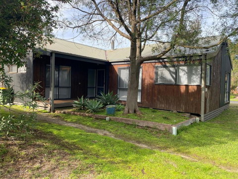 Sanders Beach House - Accommodation Perth 0