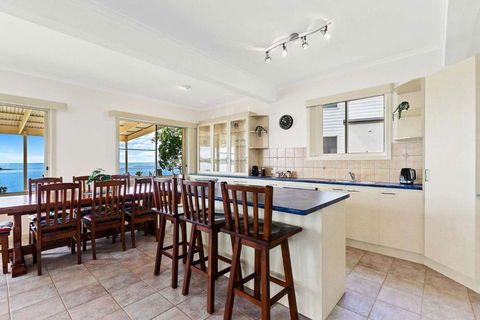 Sandbar On Moreton 5 Bedroom - Accommodation Perth 3