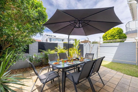 Sandcastles 4 -8 Ala Moana Way - Accommodation Perth 3