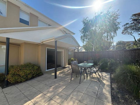 Sandpiper 10 - Close To Town And Beach - Accommodation Perth 1
