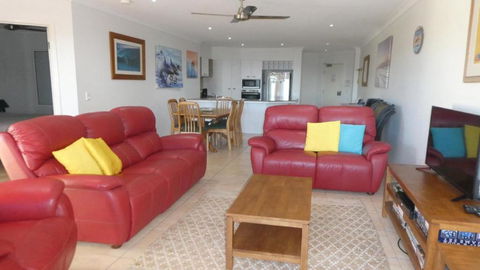 Sands 16, 20 - 22 Pacific Parade - Accommodation Perth 3